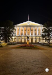 Выстрел в Смольном. Исторический рассказ